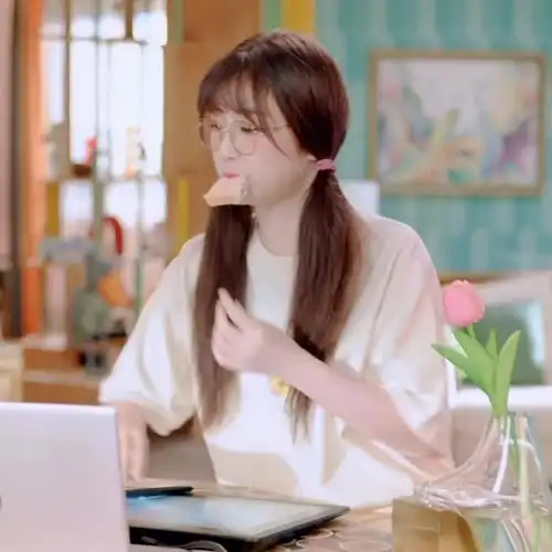 虞书欣超话#虞书欣虞美人#最近超心水双马尾欣做了一组美宝头像97