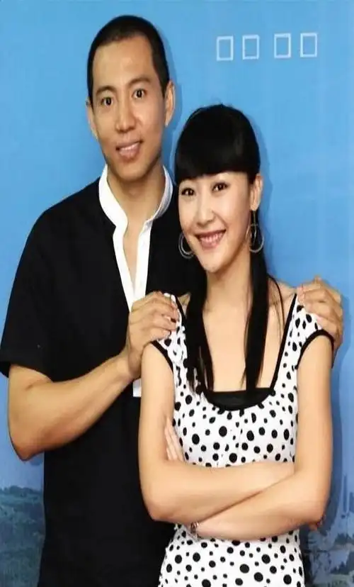 她当初嫁给瘫痪演员谷智鑫,结婚10年育有儿女,如今生活如何