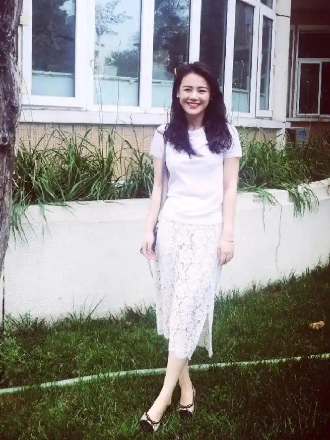 拜托马思纯别再学海绵宝宝笑了!早期的笑容多好看啊,灵动又青春