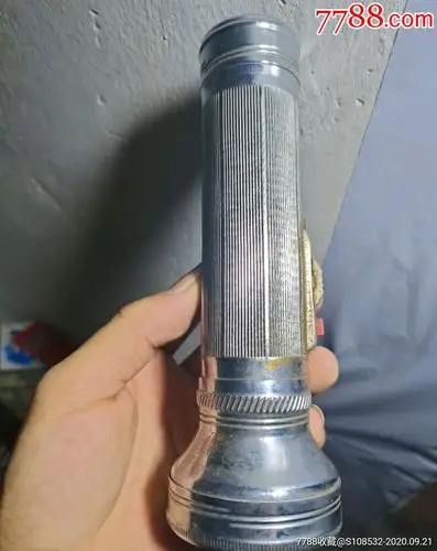 80怀旧老物件手电筒