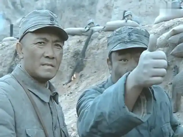 亮剑:同样是瞄准开炮,老版用大拇指测距,新版眯眯眼就成了