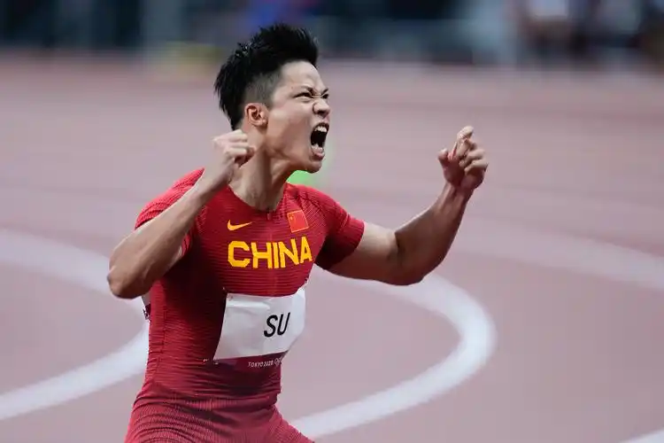 9秒83!亚洲纪录!历史第一人!苏炳添闯入男子百米决赛