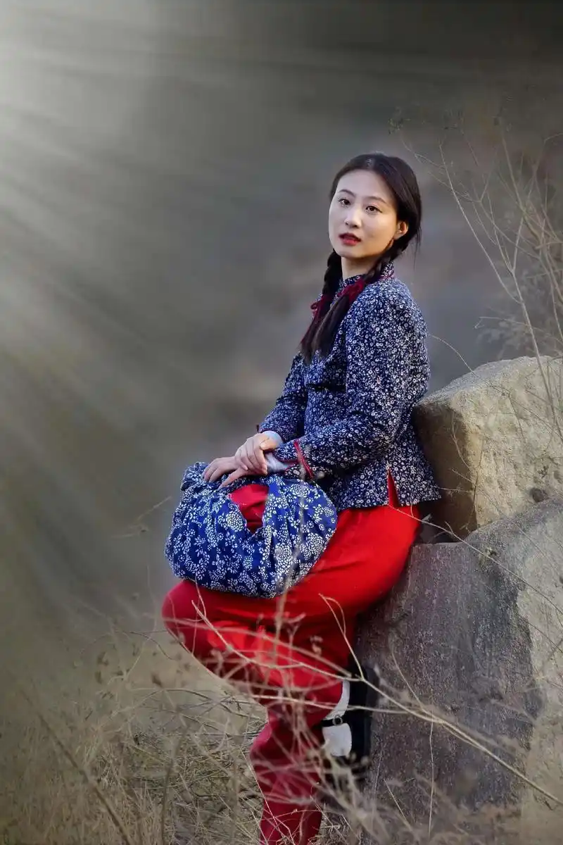 【又逢深秋】云淡风轻环境人像摄影作品 - 抖音