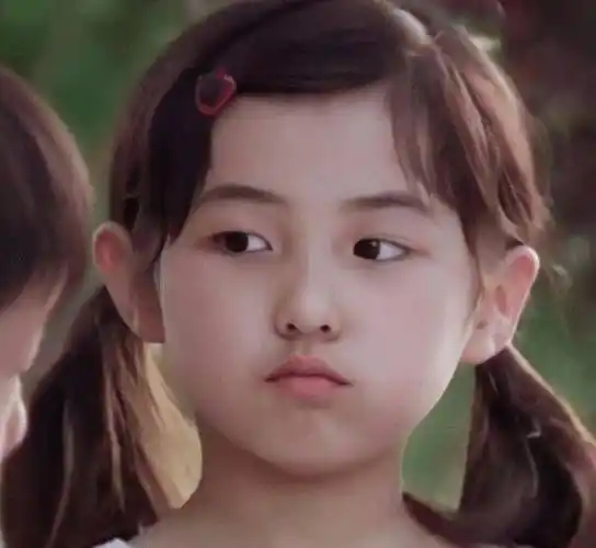 《我的姐姐》拍摄生图流出,失去十级精修后,张子枫的腿很真实