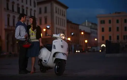 情侣与摩托 第三辑-汽车壁纸-高清汽车图片-第4图-娟娟壁纸