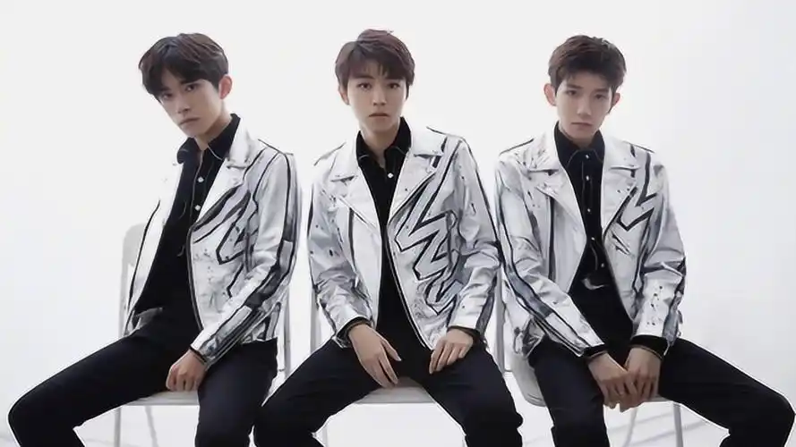 tfboys七周年演唱会官宣 王俊凯王源易洋千玺现身乖巧录制预告