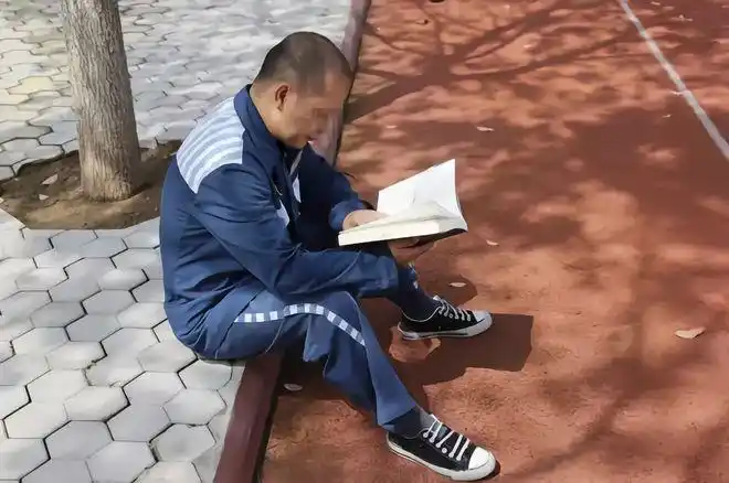 在监狱里服刑人员都看什么书