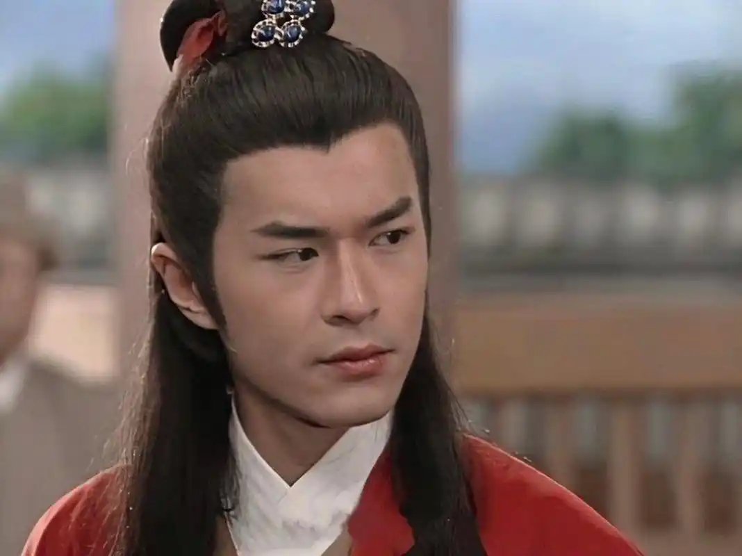 古天乐年轻对比照,不仅肤色有变化,连眉毛也有自己的想法了