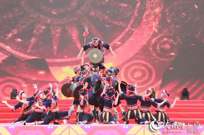 武鸣"壮族三月三"歌圩暨骆越文化旅游节开幕