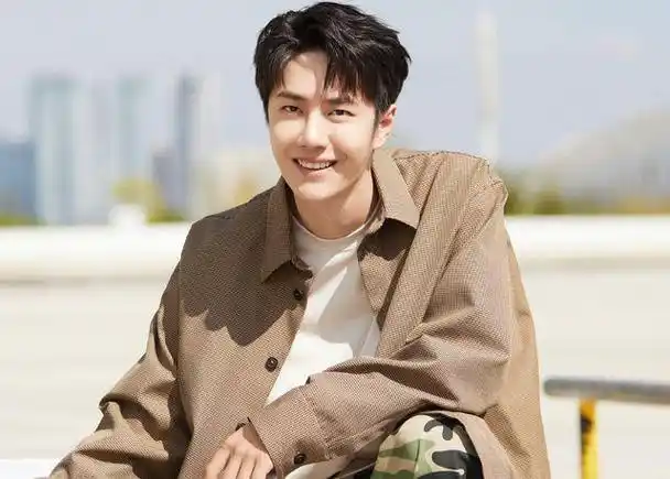 从曝光的举报内容看,王一博作为"浅池"身价不菲,商务接待品牌代言一年