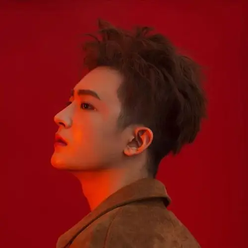 75适合菱形脸的男生 ~今日男生发型推荐 —— 男生"两边铲"烟花烫