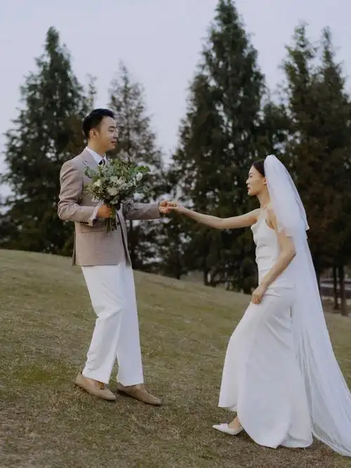 超浪漫氛围感十足的外景婚纱照推荐60