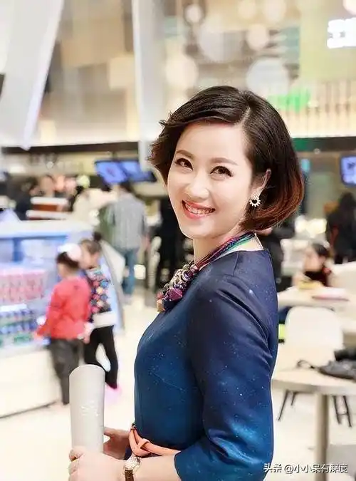 1999年10月,任良韵调入安徽电视台新闻中心,主持安徽卫视晚间新闻节目