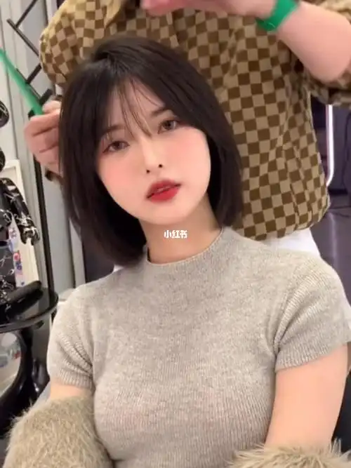 73发量少的女生一定要尝试的减龄超a短发