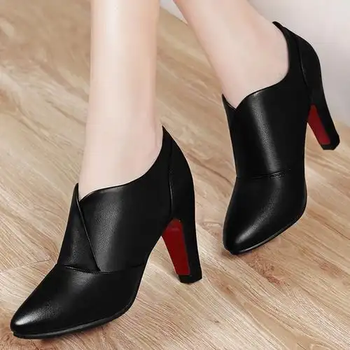 春秋高跟鞋女士皮鞋黑2017春季新款尖头女鞋子韩版百搭粗跟单鞋潮