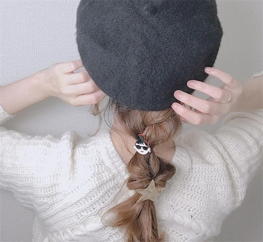 戴帽子发型5:温柔鱼骨辫