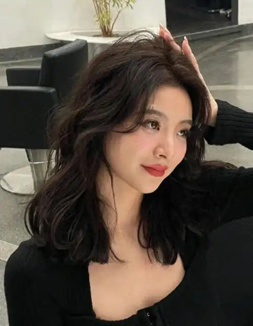 今年这3种"齐肩烫发"流行!比长发洋气,比短发显脸小,真美