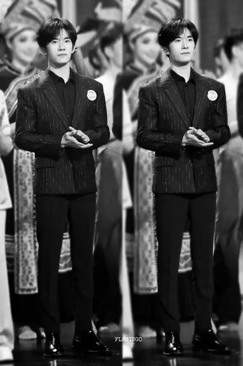 易烊千玺不辞星海舞台##易烊千玺献唱不辞星海