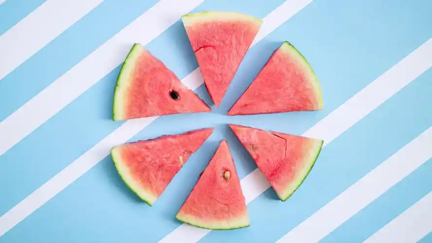 夏日清凉西瓜创意宽屏桌面壁纸