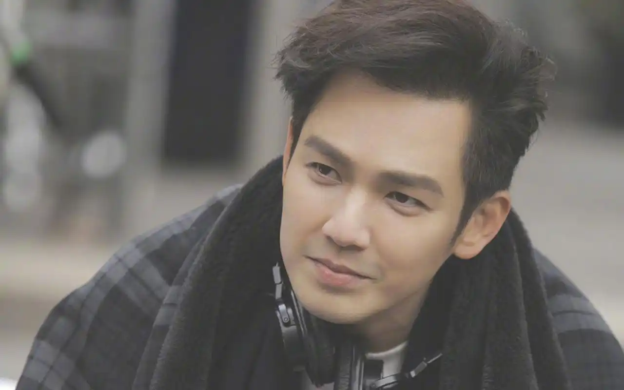 钟汉良《一路繁花相送》剧照图片桌面壁纸高清大图预览1920×1200