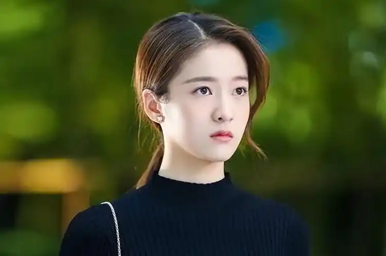 同样是国民闺女把杨紫关晓彤张雪迎放到一起差距出来了