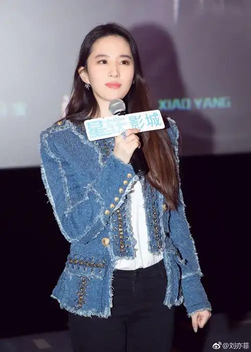 刘亦菲已经30岁了,依旧如18岁少女般美丽