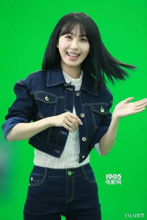 《日照重庆》中文艺范儿的小雯,还是湖南卫视《花儿与少年》中呆萌的"