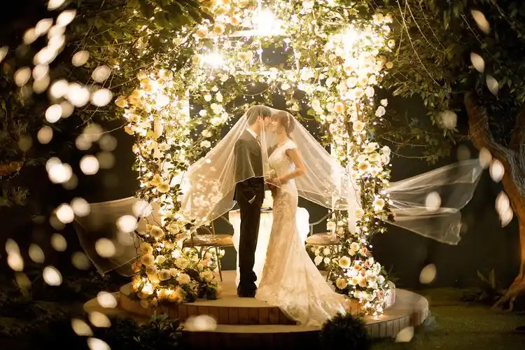 拍好夜景婚纱照的五大要点:郑州艾维美婚纱摄影