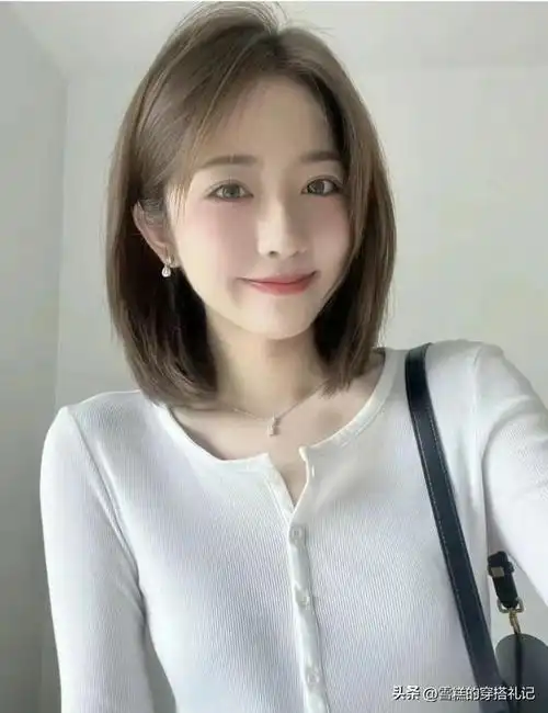 "锁骨发"才是今年最流行发型!40岁的你不剪一次不知道多显气质