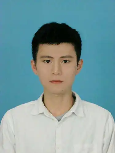 摄于2016.10毕业证件照16岁  显示全部