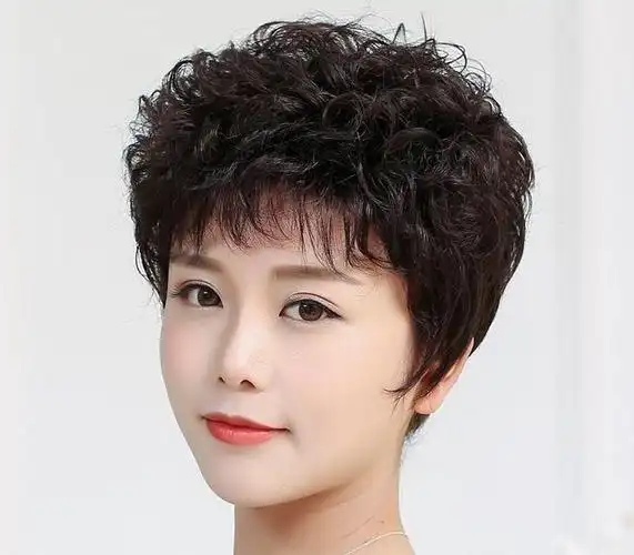 女人50岁后别乱烫头弄错了显老气这几种发型显年轻还好打理