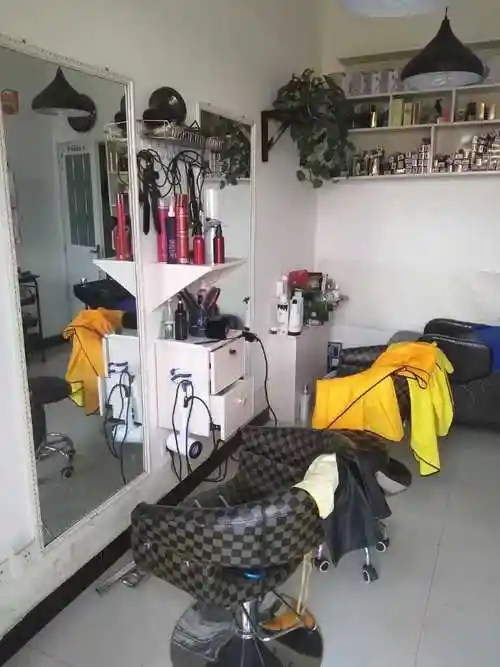 低价急售,新城区丽景阳光北门美发店