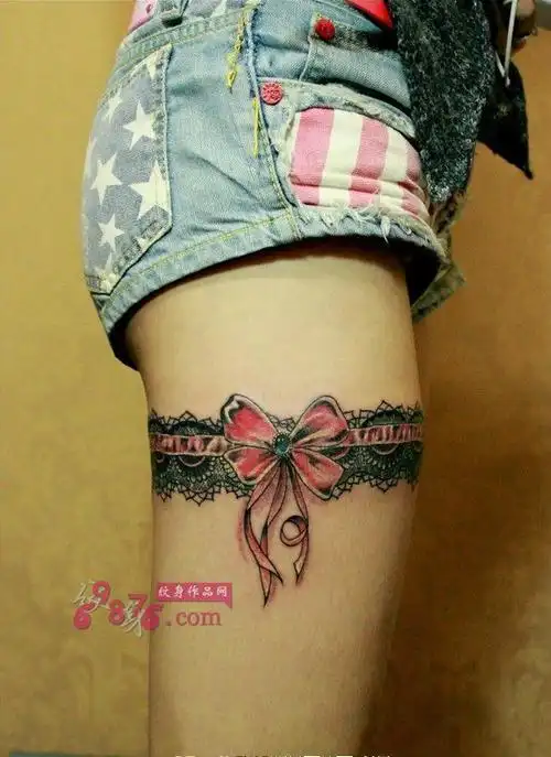 性感蕾丝蝴蝶结大腿纹身图片