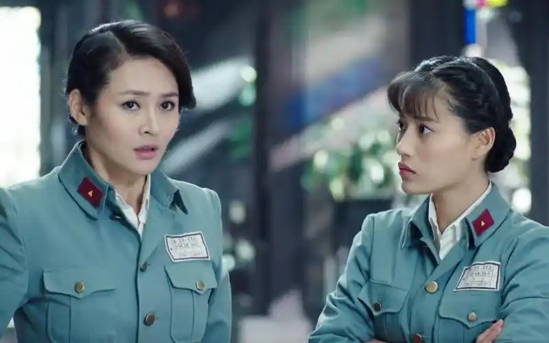 信者无敌:曹妈鬼鬼祟祟,引起冬儿怀疑,八成是个卧底