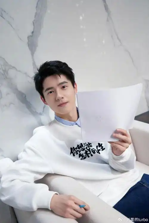 刘昊然晒手绘宫崎骏人物画