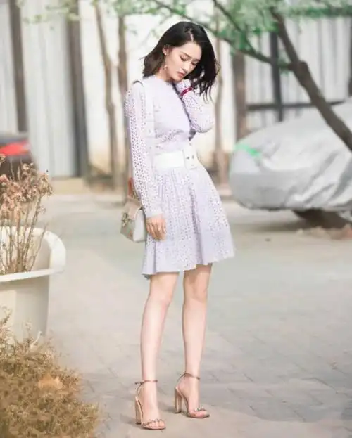 绑带高跟女人味十足一字带性感简约那些李沁脚跟下的定海神针