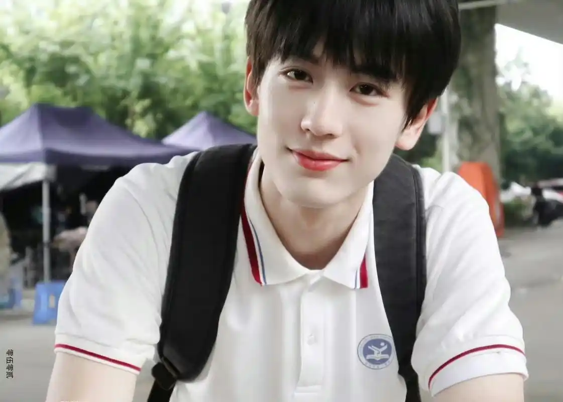 晚安咪语#张凌赫 南师大 论白月光级校草学长的杀伤力有多大速速给张