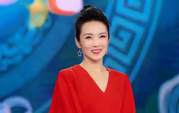 回顾管彤:26岁进央视41岁结婚,42岁当高龄产妇,52岁被宠成公主|韩红