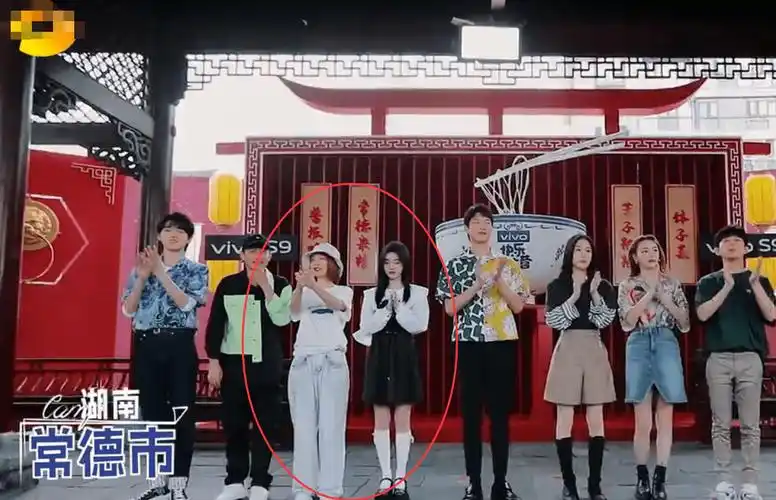 鞠婧祎身高作假当她和一米六的吴昕同框真实情况一眼看出