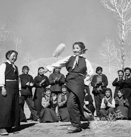 旧年代的童年老照片看看里边有没有你的影子