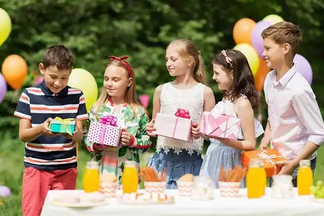 将孩子的生日派对,变成了攀比的炫富场,你怎么看?