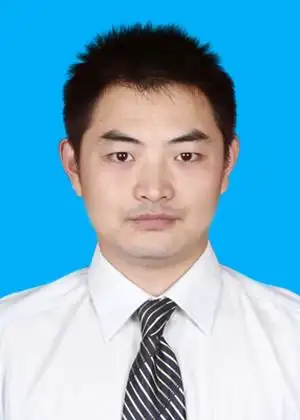 哪位大神能帮我改一下证件照背景色,红色变蓝色,在线等~~3q.