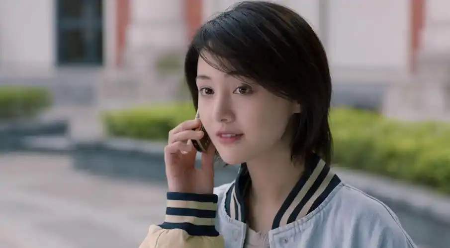 郑爽新剧《青春斗》即将开播,赵宝刚怒赞郑爽演技炸裂