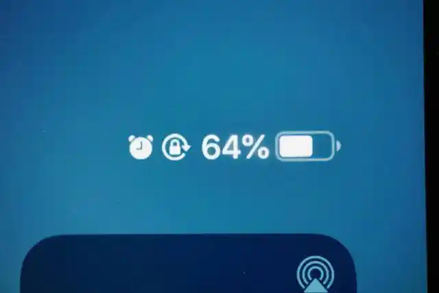 (过程中红米k20 pro电量剩余) 两部手机从百分之百开始测试,五局结束