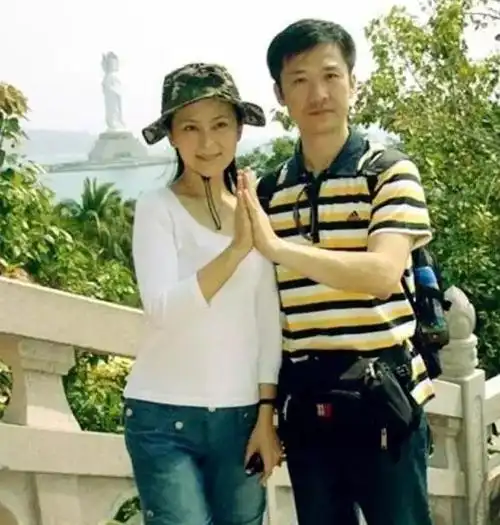 黄志忠抛弃13年原配转身恋上柯蓝事实证明靳东说得没错