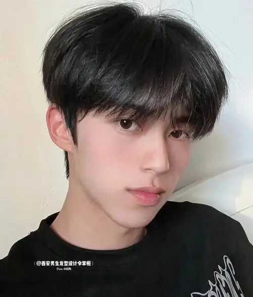 男生发型碎盖一款清爽舒适的夏季碎盖发型!