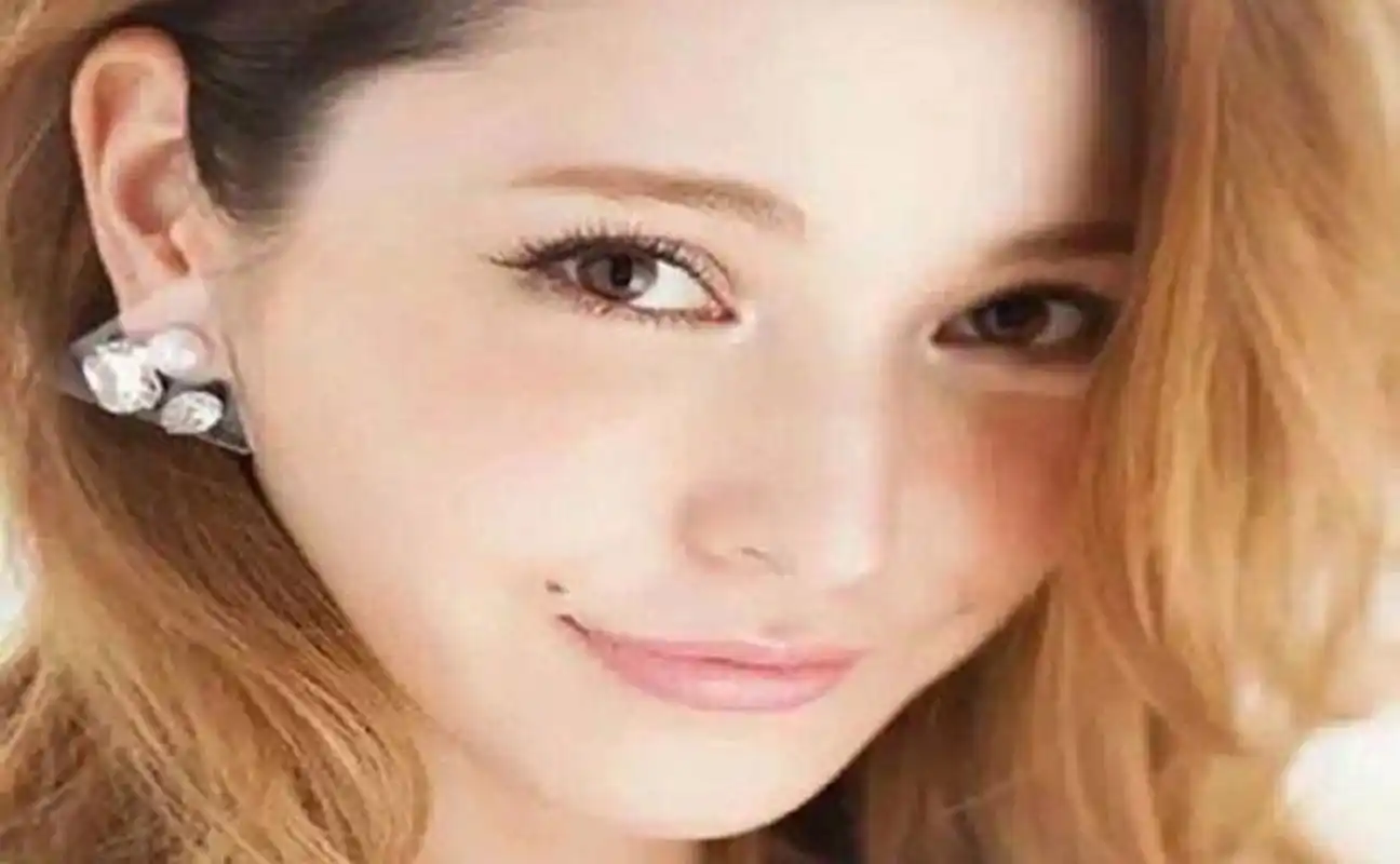 嘴角上方长痣 嘴边或嘴角有痣者 一般来说,嘴角上长痣的人,让人一眼看