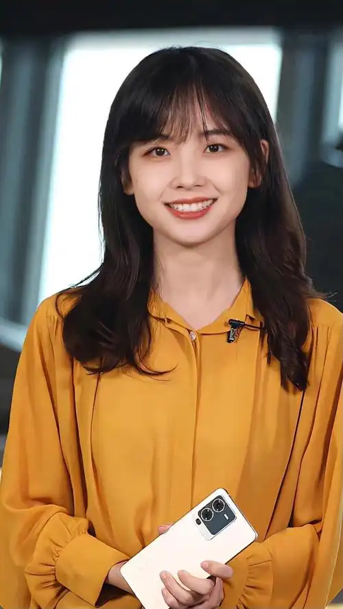 央视主持人王冰冰