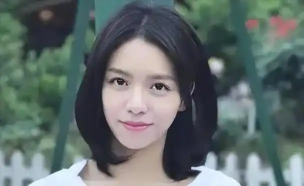 《西红柿首富》上映6年,当初被沈腾怒怼"带钱"的女主,咋样了