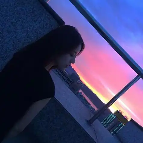 fn女生头像六金ye红玩晚霞唯美长发